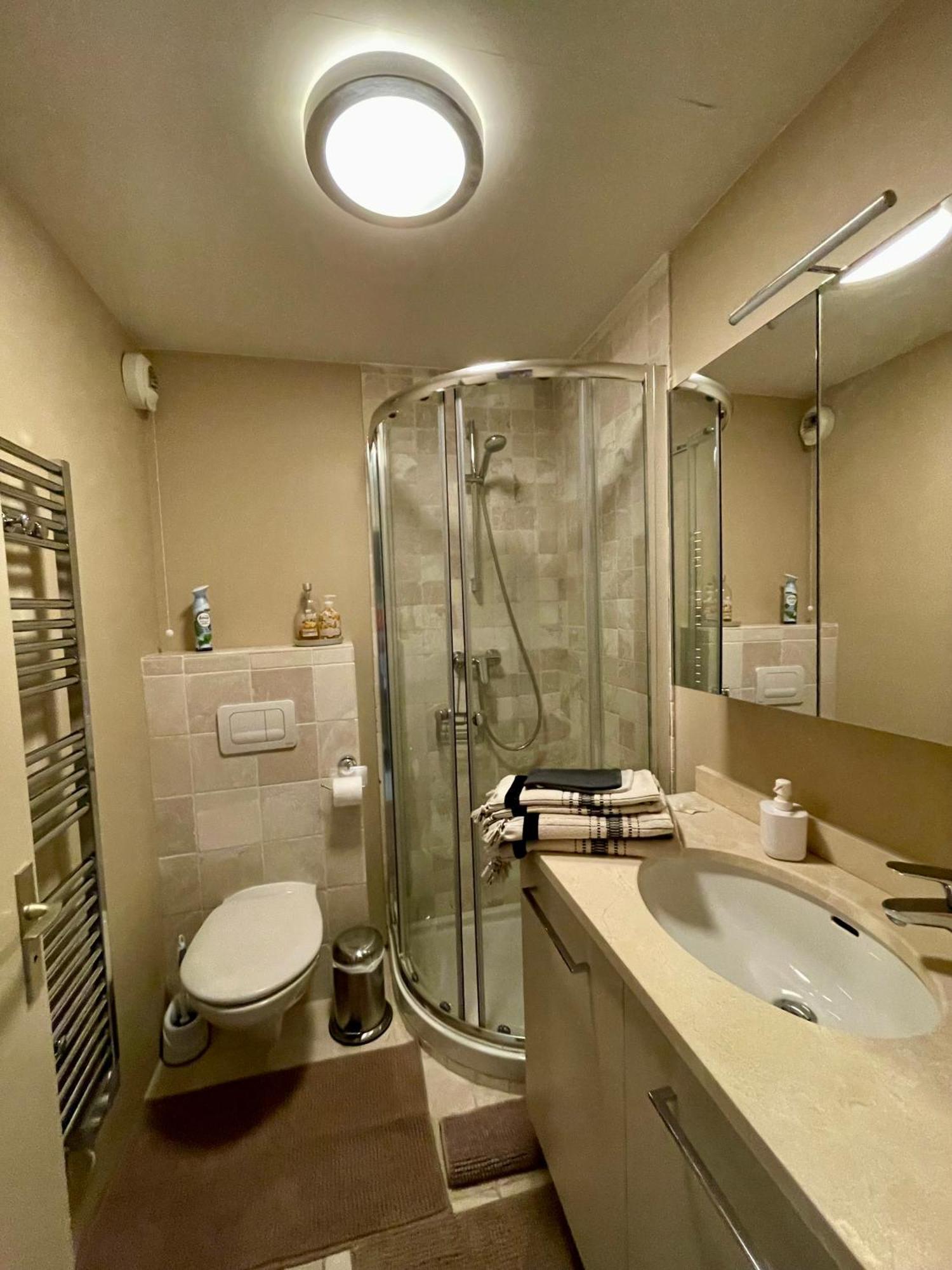 Superbe Appartement En Bord De Mer, Pres Du Centre Et Des Plages Menton Exterior foto