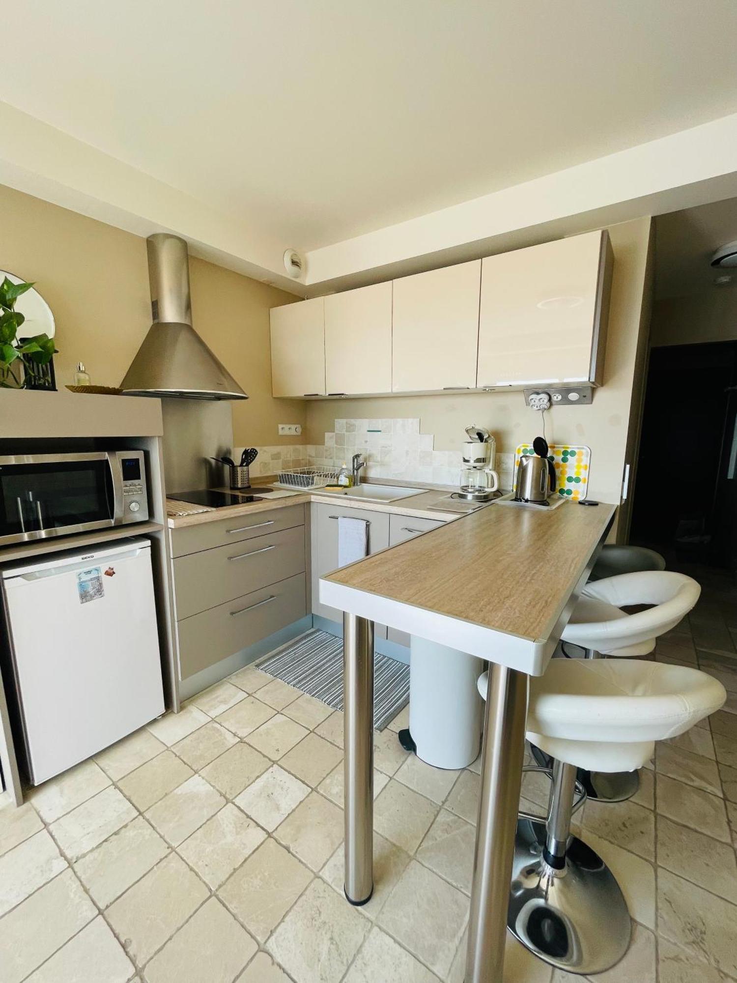Superbe Appartement En Bord De Mer, Pres Du Centre Et Des Plages Menton Exterior foto