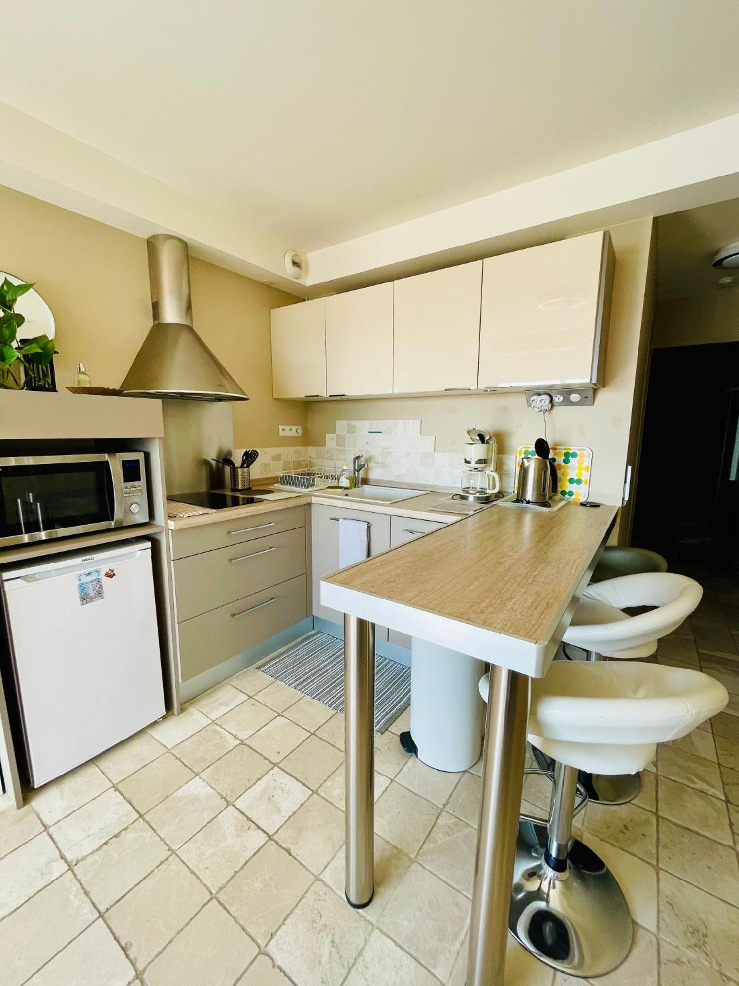 Superbe Appartement En Bord De Mer, Pres Du Centre Et Des Plages Menton Exterior foto