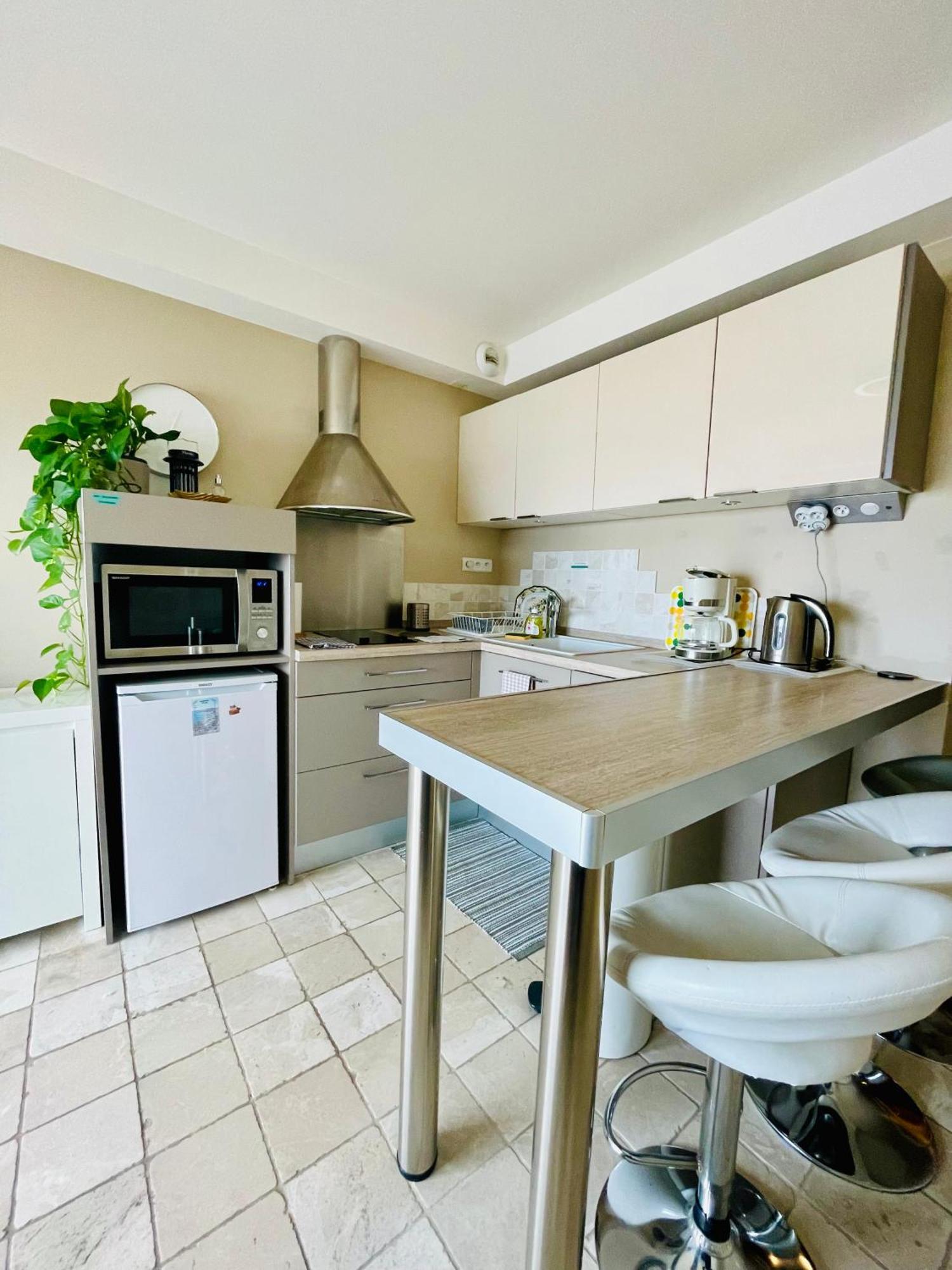 Superbe Appartement En Bord De Mer, Pres Du Centre Et Des Plages Menton Exterior foto